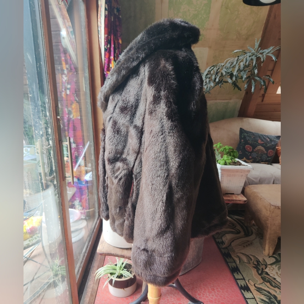VTG 60s Dark Brown Vegan Faux Fur Cape Shawl Wrap Lined Pockets Glam Luxe READ - Picture 5 of 16